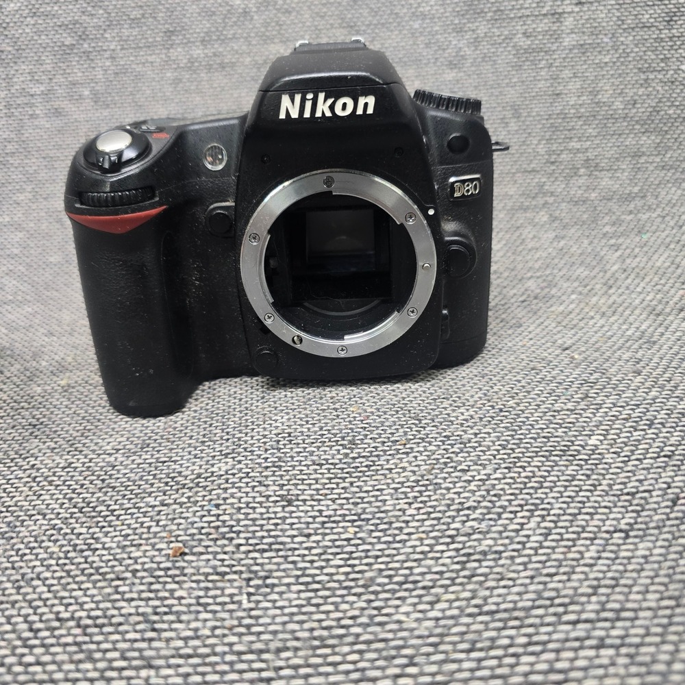 Nikon D80 Digital SLR Camera Body Black For Parts Not Working As-Is Repair DIY